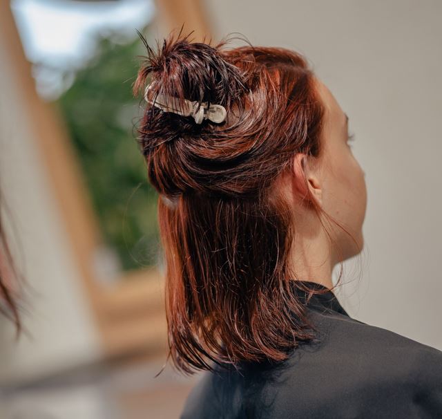 Coupe de cheveux bio à Hilsenheim : découvrez les avantages d’une coiffure éco-responsable